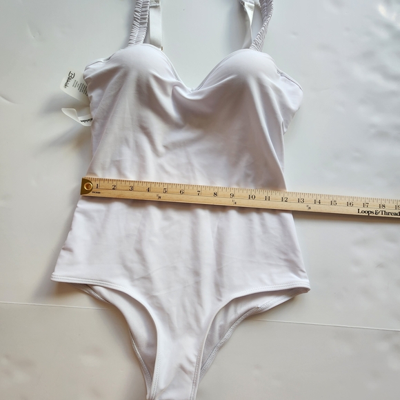 Elegant White One-Piece Swimsuit - Picture 3 of 7